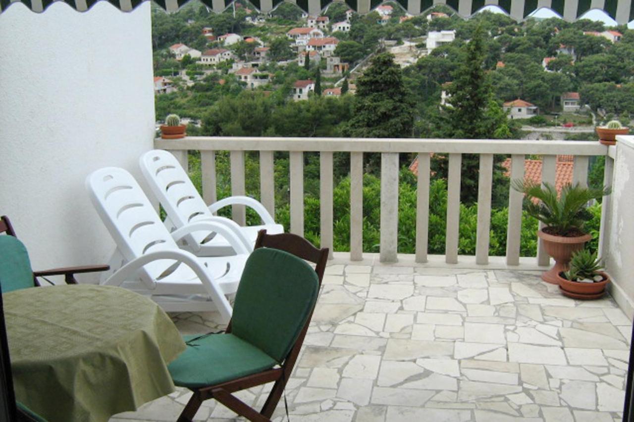 Apartments By The Sea Splitska, Brac - 2923 Postira Ngoại thất bức ảnh