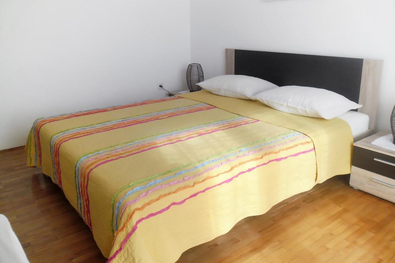 Apartments By The Sea Splitska, Brac - 2923 Postira Ngoại thất bức ảnh