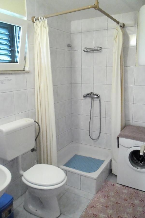 Apartments By The Sea Splitska, Brac - 2923 Postira Ngoại thất bức ảnh