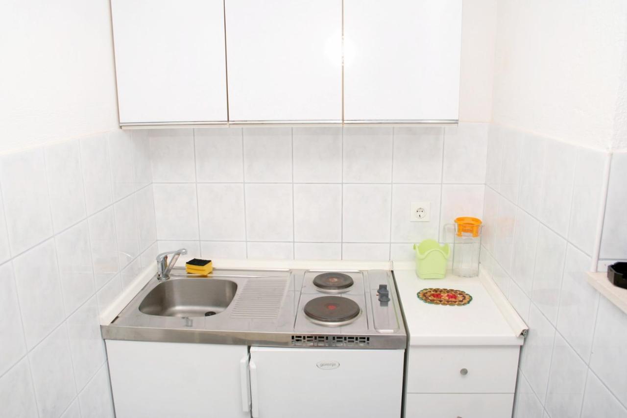 Apartments By The Sea Splitska, Brac - 2923 Postira Ngoại thất bức ảnh